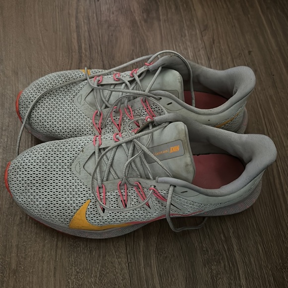 Nike? - Picture 2 of 5